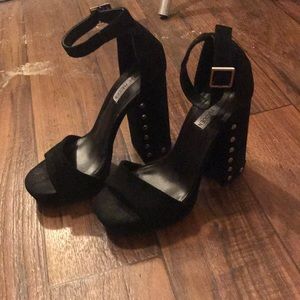 “Jasmine” Steve Madden